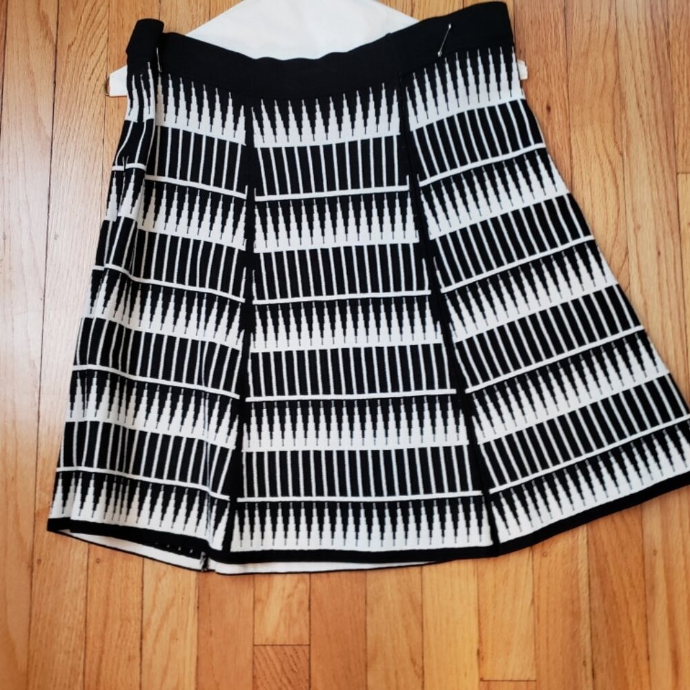 Max Studio Skirt. Size Medium